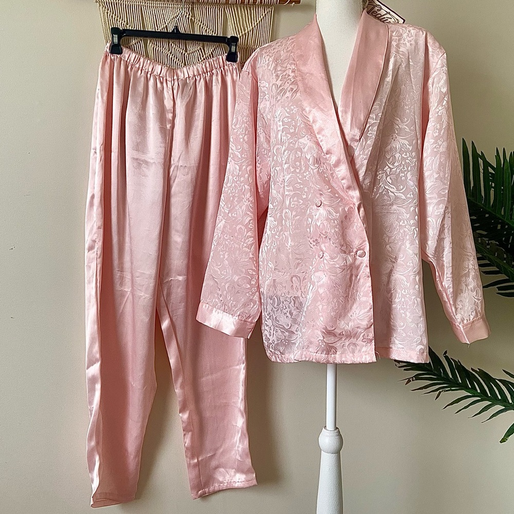 Vintage Sedu 2-Piece Pink Satin Lounge Set (NWT)